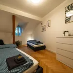 Old Town In The Heart Of With Garden Apartamento Thun