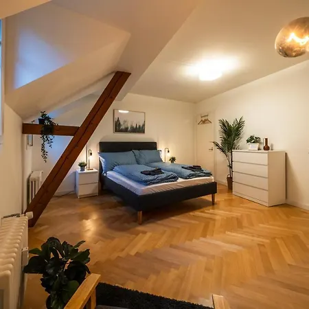 Appartement Old Town In The Heart Of With Garden