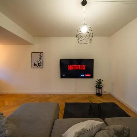 Old Town In The Heart Of With Garden *